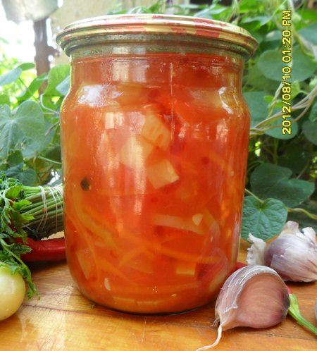 Лечо с морковью и кабачками.