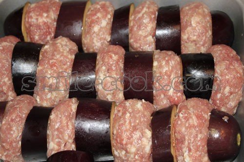 кебаб из мясного фарша и баклажан