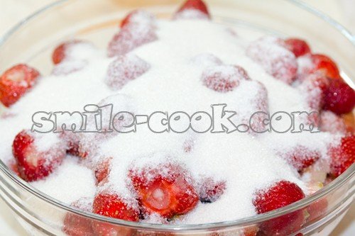 клубника с сахаром клубника с сахаром