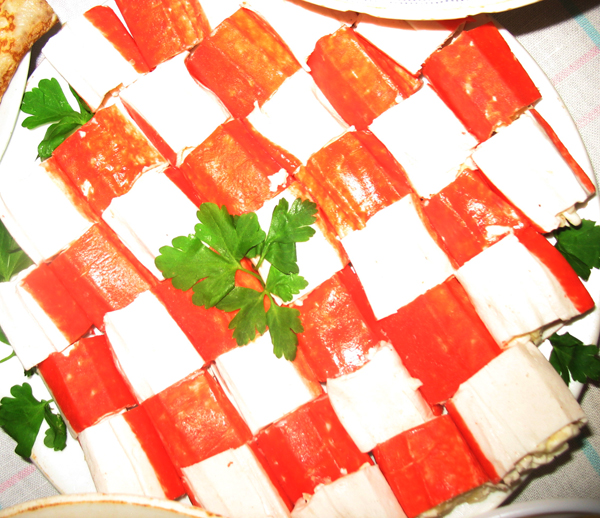 Крабовые палочки с плавлеными сырками - рецепт приготовления крабовых ...