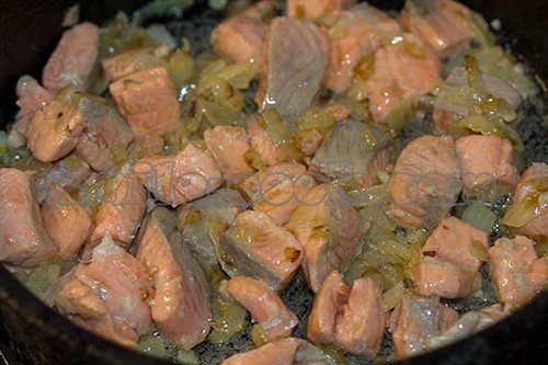 лук и рыба