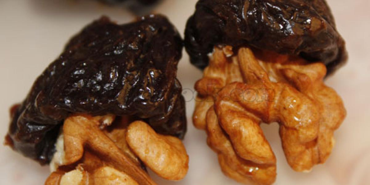 prunes stuffed with nuts