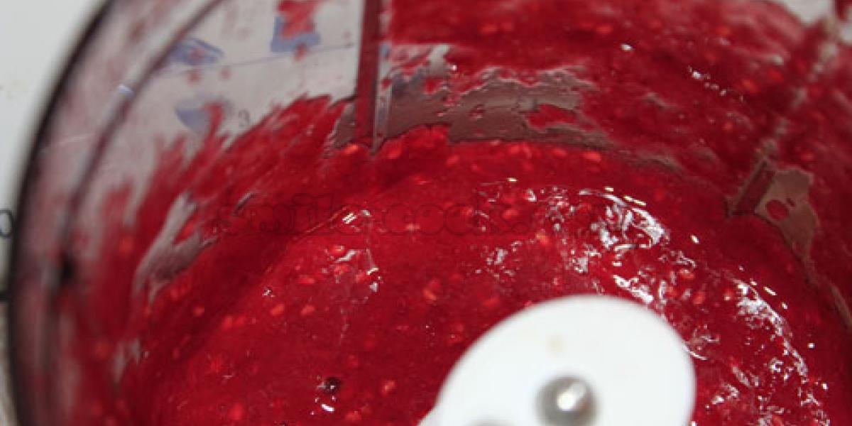 raspberry puree