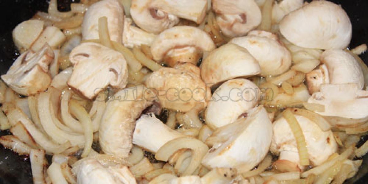 mushrooms with onions