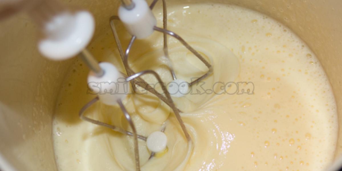 eggs whipped with sugar