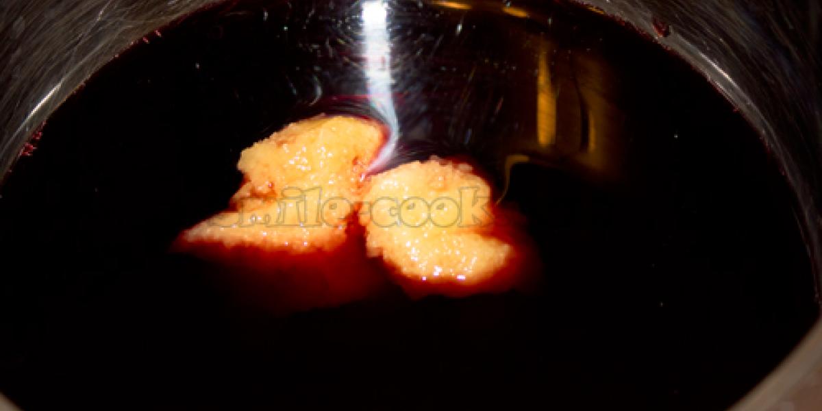 red wine with honey