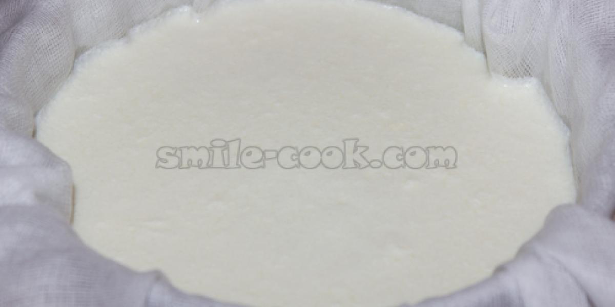 curd mixture in gauze