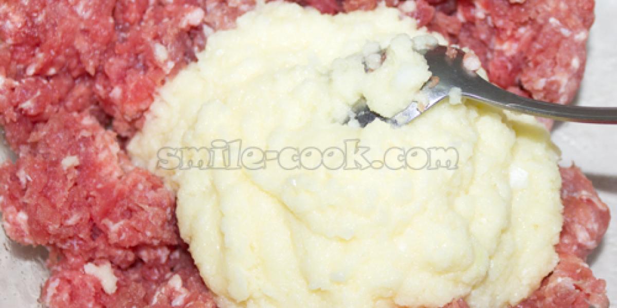 mince for cutlets with onions and potatoes