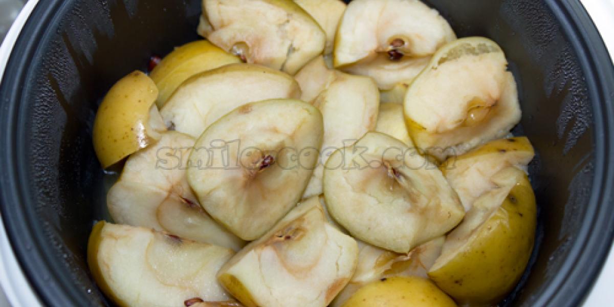 apples baked in the multicooker