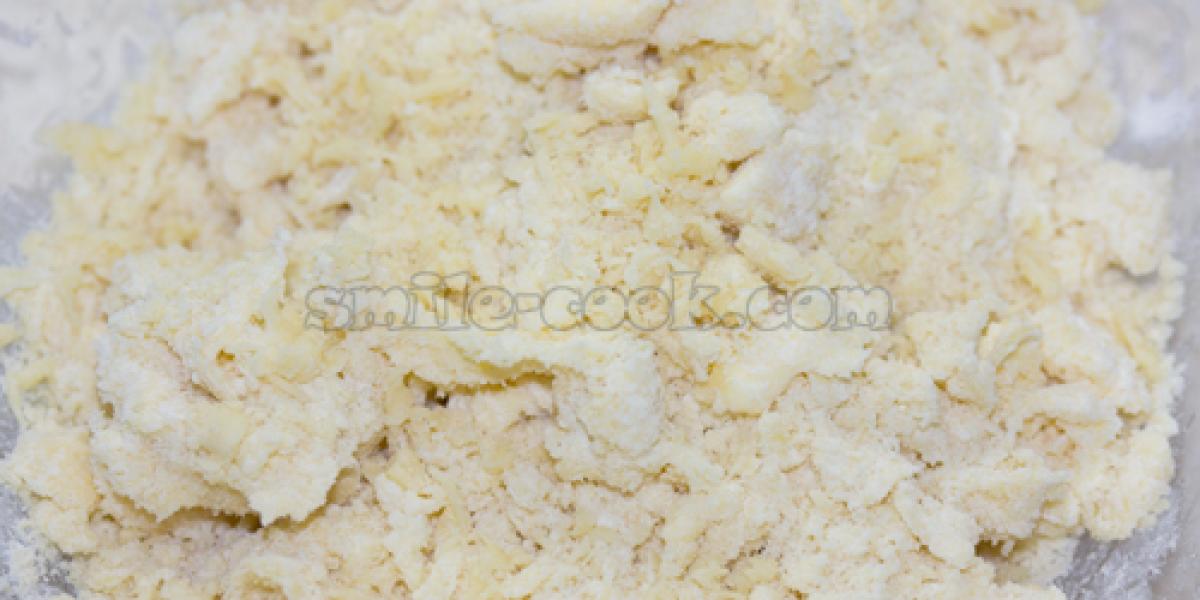 flour dough crumble