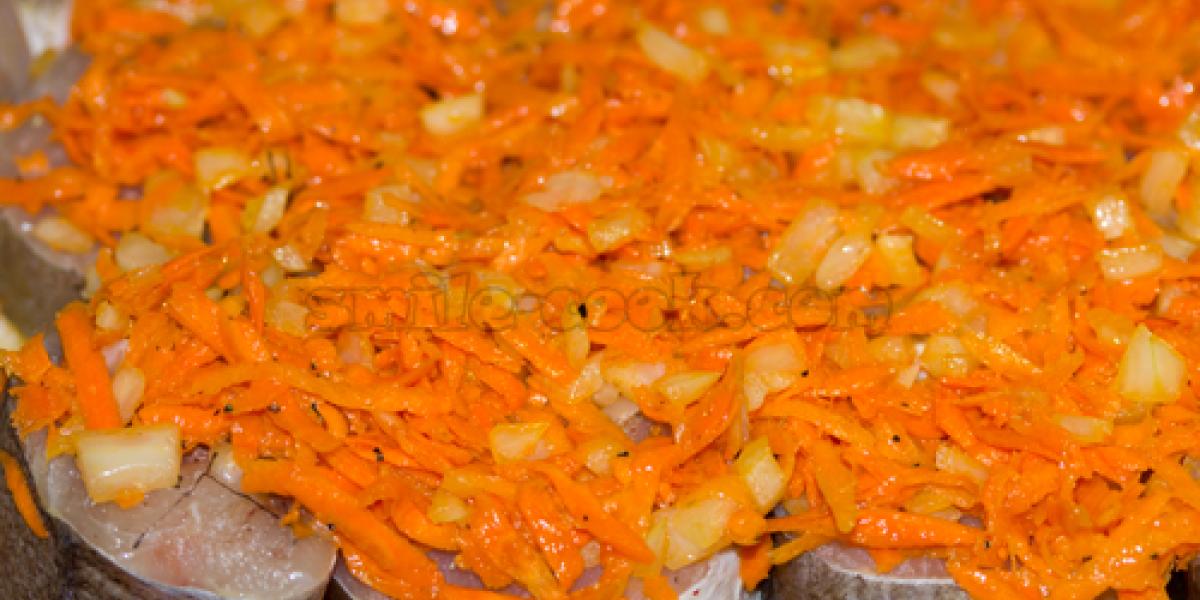 fish under carrots and onions