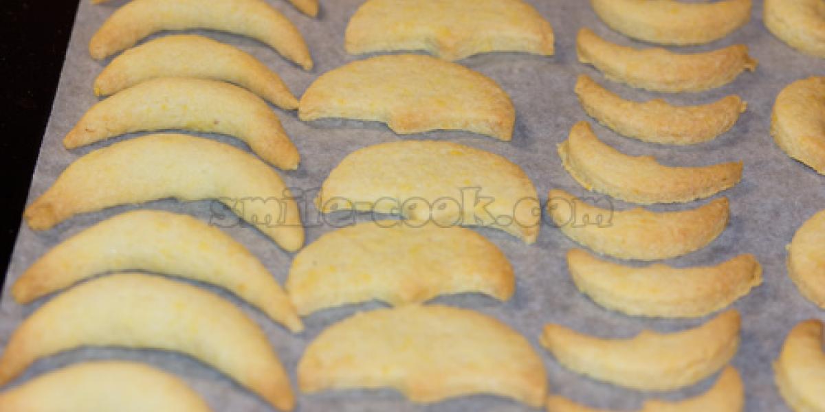 vanilla crescent cookies