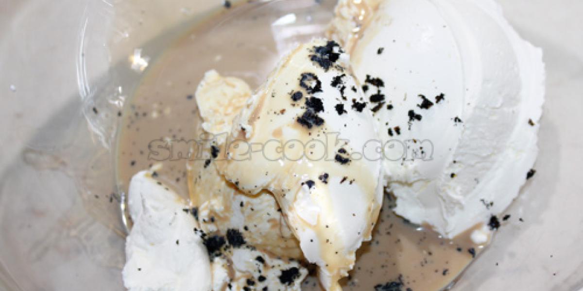 mascarpone with vanilla and liqueur