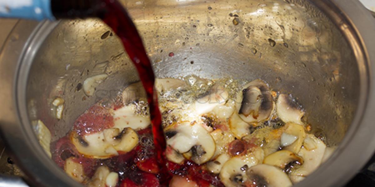 wine and mushrooms for sauce