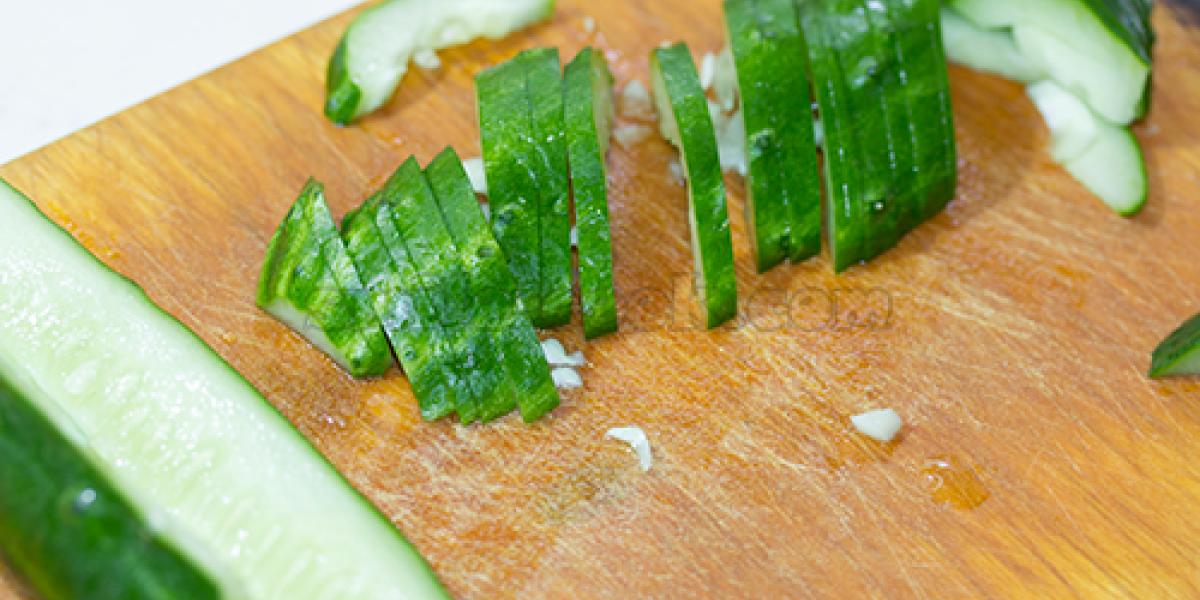 sliced cucumber