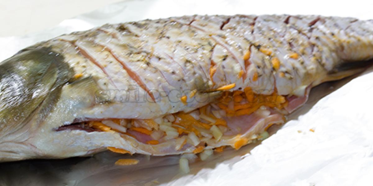 carp stuffed with vegetables