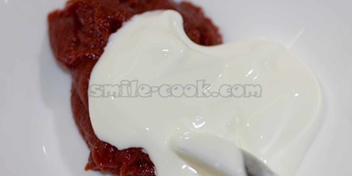 tomato paste and sour cream