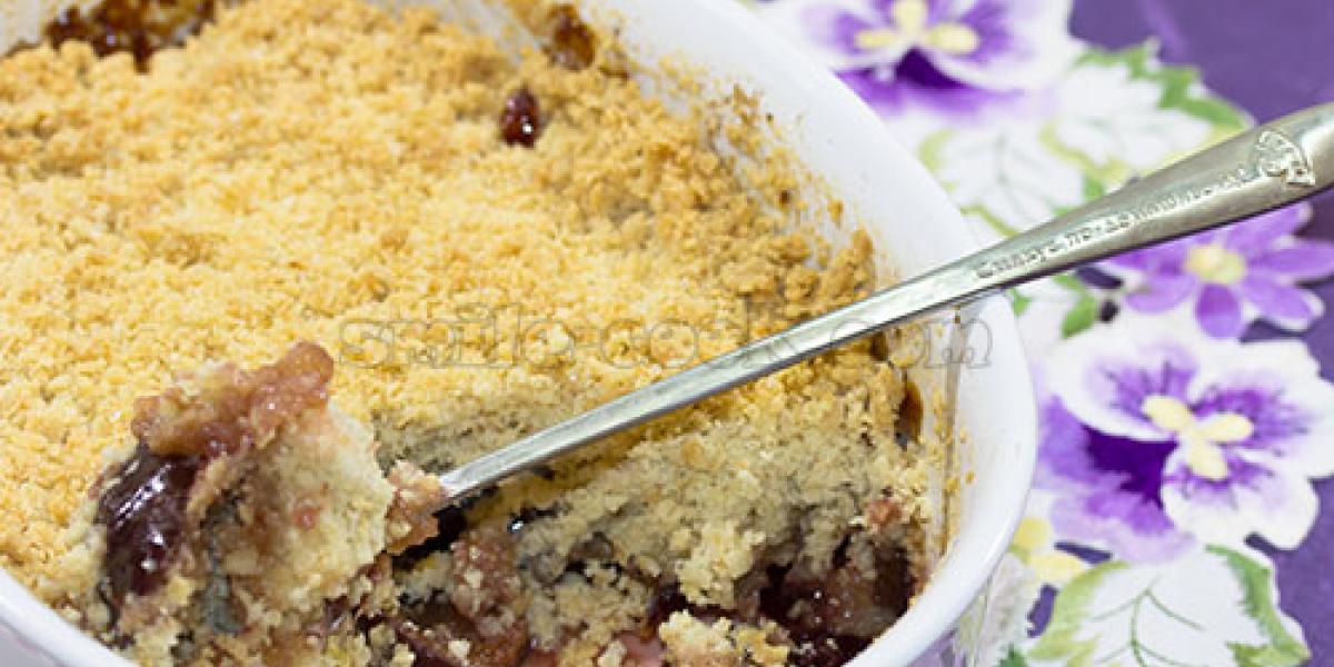 crumble with plums