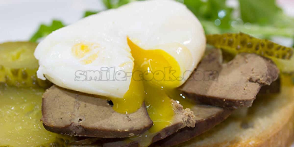 poached egg sandwich