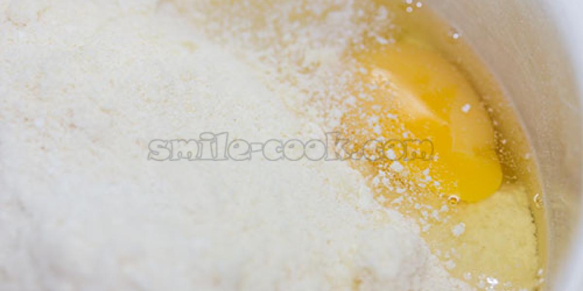 flour crumble with egg