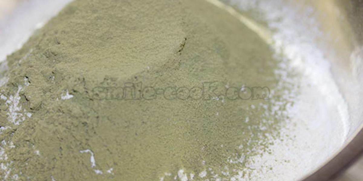 matcha tea and flour