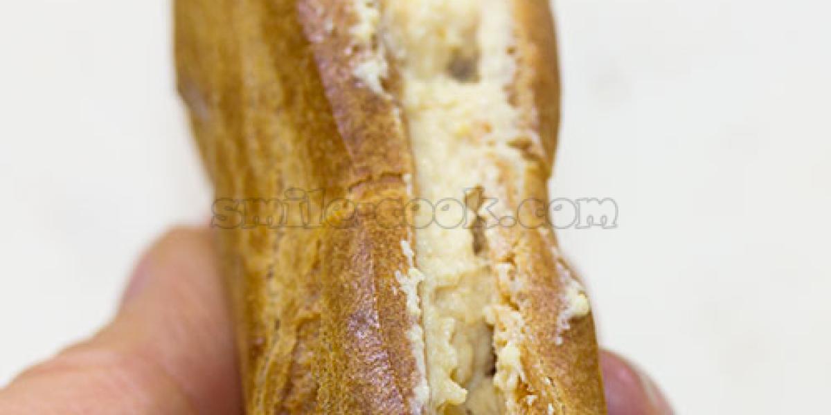 eclair with filling