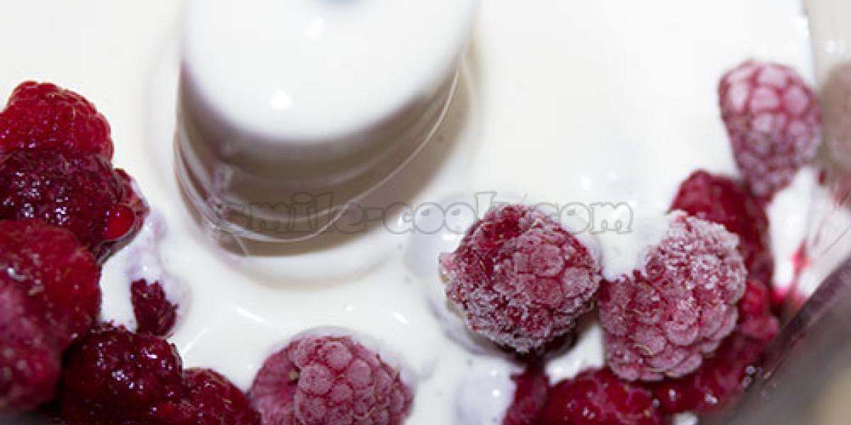 creamy raspberries