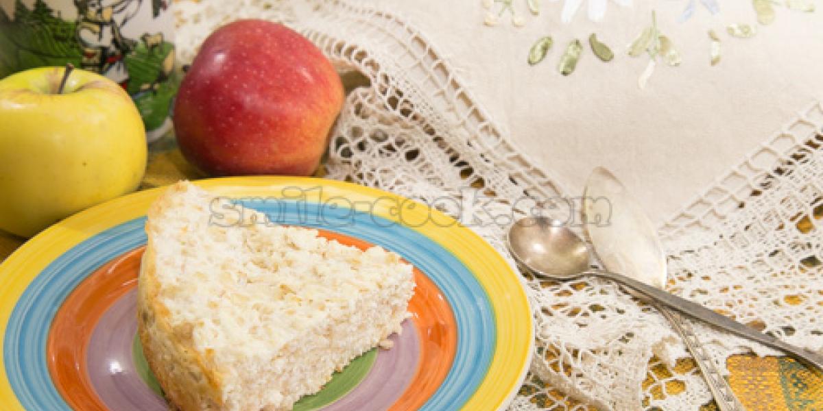 casserole with rolled oats and apple