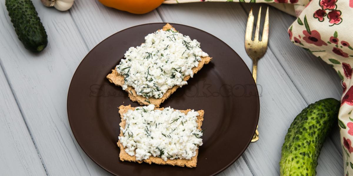 cottage cheese and garlic appetizer