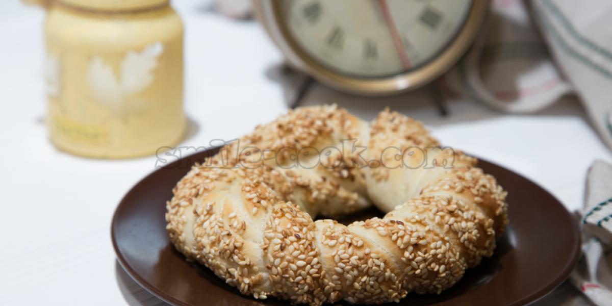 Turkish bagel simit